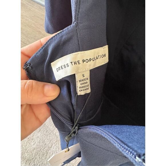 Dress the Population NWT Louisa Flutter Sleeve Sheath Dress Size Small - Picture 7 of 9